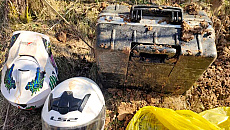 Policjanci odzyskali łupy z kradzieży. Złodziej zakopał je na działce Policjanci odzyskali łupy z kradzieży. Złodziej zakopał je na działce